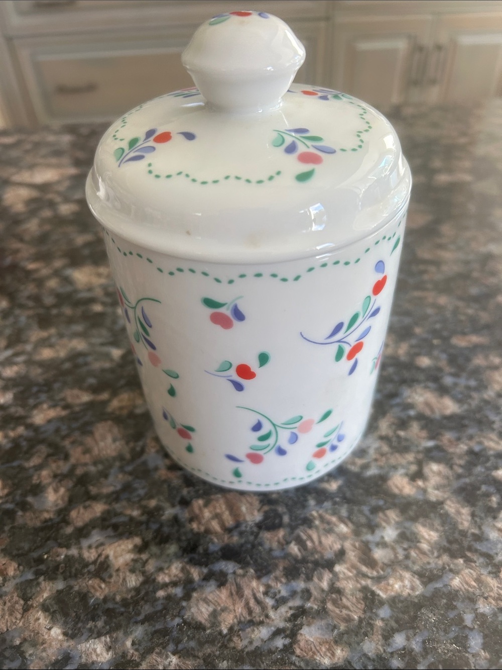 GERMAINE MONTEIL PORCELAIN COVER JAR W LID FLORAL HEARTS